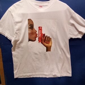 SUPREME TEE AUTHENTIC SIZE MEDIUM NWOT